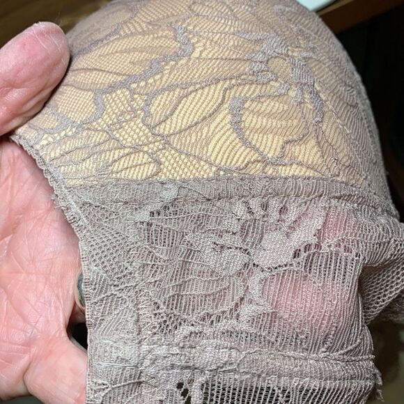Jennifer size 48B nude and tan bra NWT.  No underwire and light padding - Picture 8 of 8